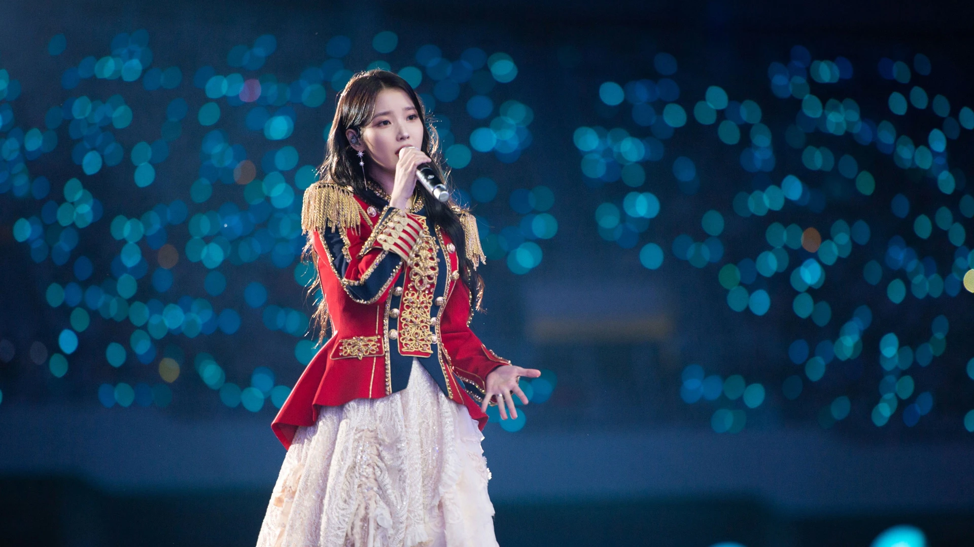IU Concert: Thời Khắc Quý Giá IU CONCERT : The Golden Hour